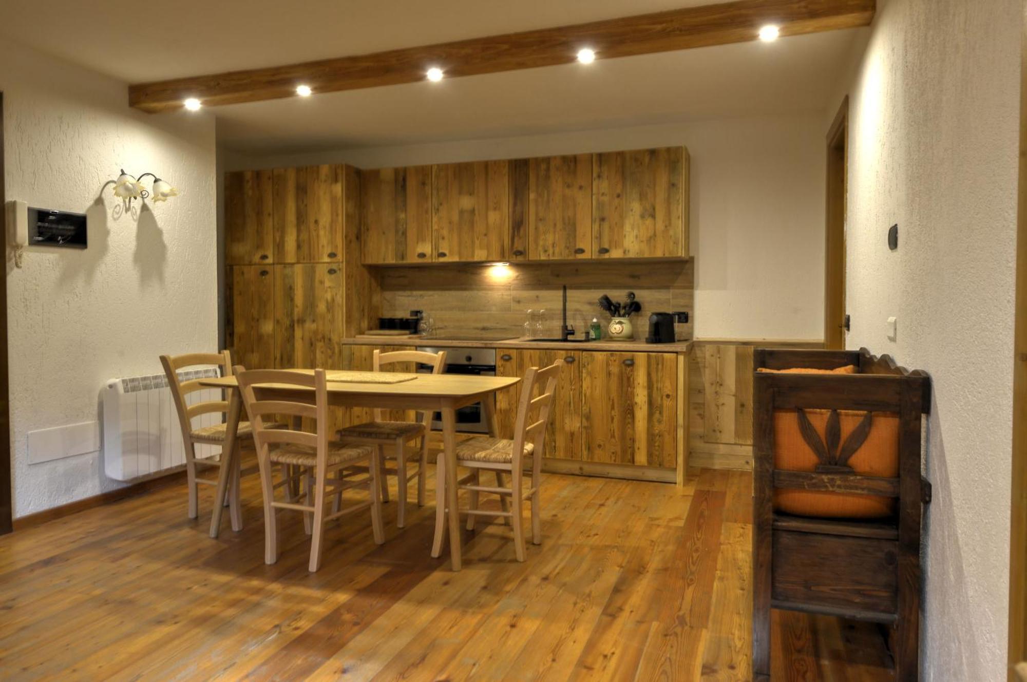 Bois Du Mont Blanc Apartment Courmayeur Bagian luar foto