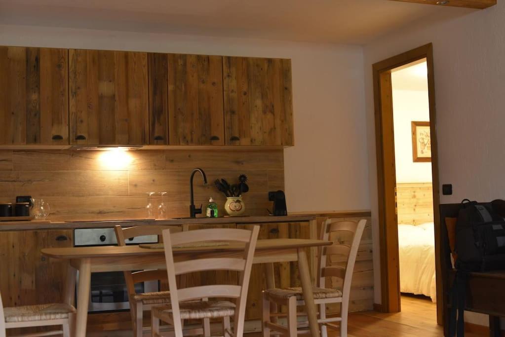 Bois Du Mont Blanc Apartment Courmayeur Bagian luar foto