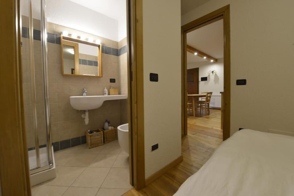 Bois Du Mont Blanc Apartment Courmayeur Bagian luar foto