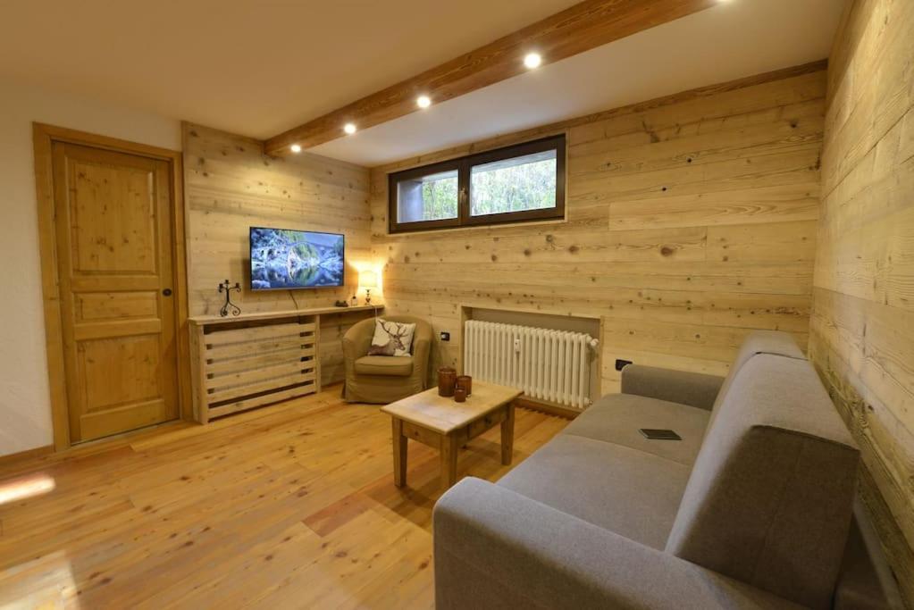 Bois Du Mont Blanc Apartment Courmayeur Bagian luar foto